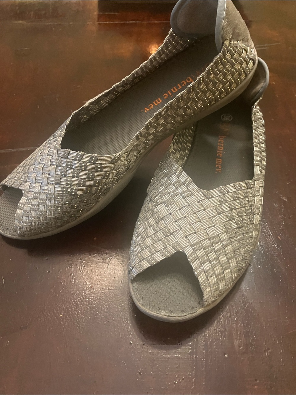 bernie mev. Woven Open-Toe Flats — Gray